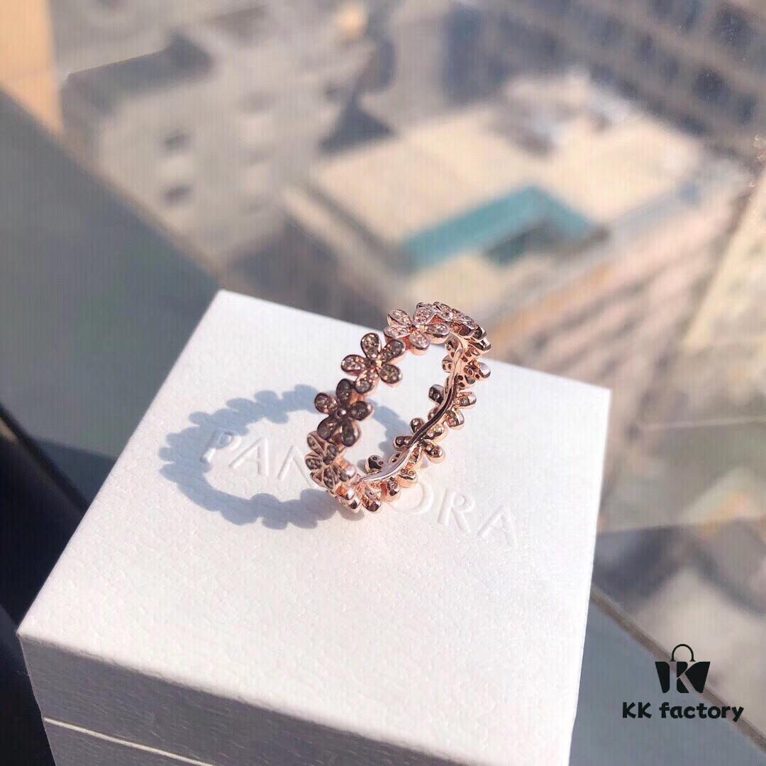 Dazzling Daisy Rose Gold Ring