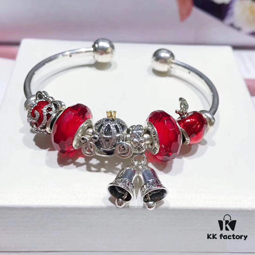 692fe4c799f2d84055c8c143 Pandora Pandora Big Red Christmas 🎄 Magic Bell 🔔 New Arrival! Made with counter materials, perfectly crafted one-to-one, quality comparable to counter products. Featuring red faceted glass, sparkling diamond-like devil fruit, fairy tale pumpkin carriage, apple 🍎 fruit, and Christmas magic bell pendants paired with a classic open bangle design. S925 silver comes with official counter packaging! 🍃🌺