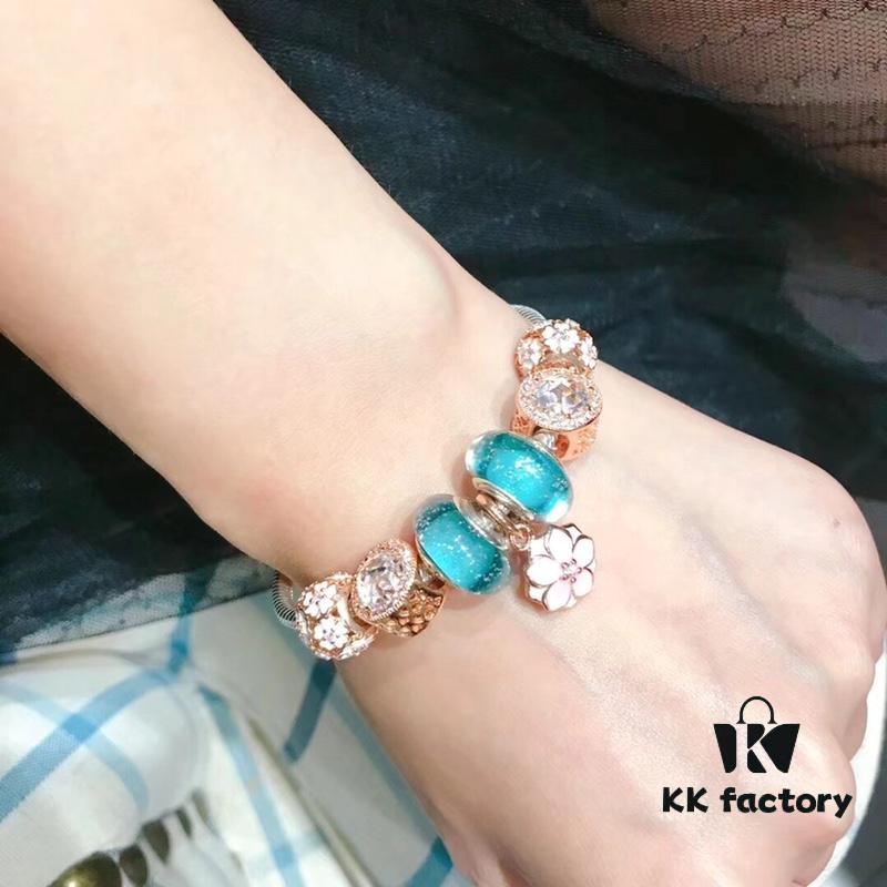 692fe4cf99f2d84055c8c15a Pandora Night Glow Mint Rose Peach Blossom New Arrival! Crafted with authentic boutique materials, perfectly replicating the original quality. Features night glow mint glass beads, rose-shaped sparkling crystal white cat's eye bead, rose daisy charm, paired with a rose peach blossom pendant. Made in S925 silver and comes with official boutique packaging!
