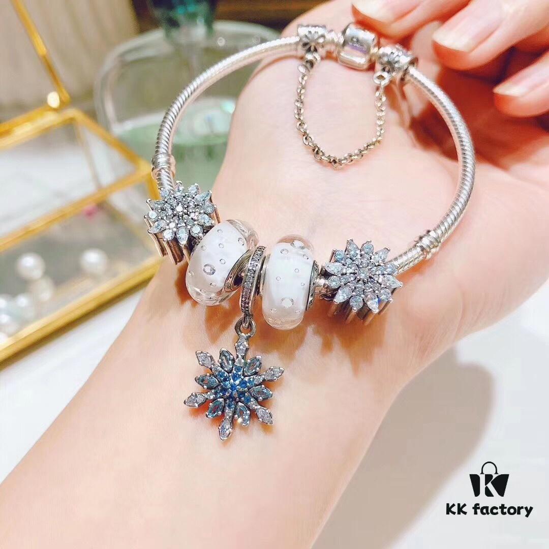 692fe4f099f2d84055c8c19b Pandora Elegant Bubble White and Blue Snowflake ❄️ New Arrival! High-Quality Replica with Cabinet-Grade Materials, Perfect Craftsmanship Comparable to Authentic Counter Version! Featuring Elegant White Bubble Glass, Crystal-Clear Snowflakes ❄️, Blue Snowflake Pendant. Made with S925 Silver and Comes with Original-Like Packaging! 🍃🌺