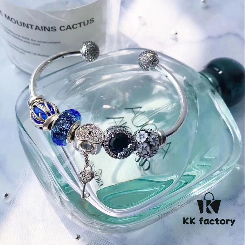 692fe51199f2d84055c8c1d3 Pandora Pandora Shiny Blue Key 🔑 New Arrival! Imported Thai Shiny Blue Silver Wire Faceted Glass, Sparkling ✨ Snowflake ❄️, Brilliant Blue Luster, Elegant White Cherry Blossom 🌸 Openwork Bead, Sparkling Diamond Key 🔑, Supports Official Counter Cleaning, S925 Silver with Official Packaging! 🍃🌺