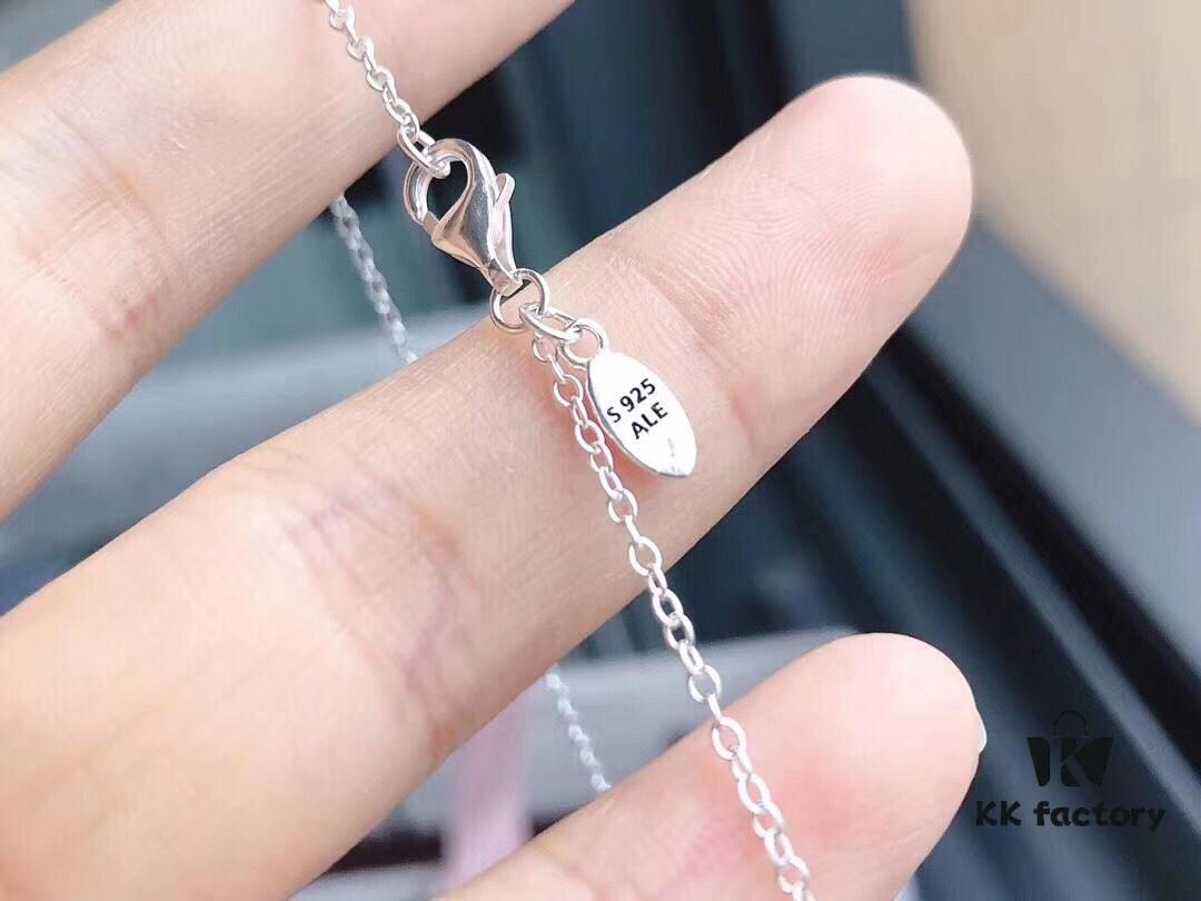 692fe55d99f2d84055c8c268 Exclusive 👏 Pandora's Latest 'Red Hot Air Balloon' Necklace Set from Official Website, 925 Silver Hot Air Balloon Charm Adorned with Sweet Pink and White Accents 💕 Symbolizing a Slow-Living Lifestyle and Big, Real Dreams… Exquisitely Enchanting ✨✨