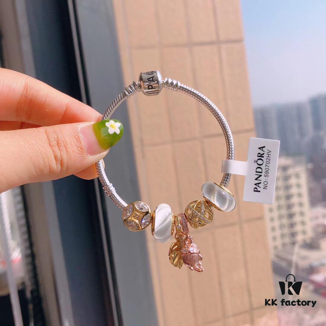 692fe59999f2d84055c8c2cb Autumn New Arrival ✨ Pandora Official Website Same Style 'Sparkling Leaf' 🍃 Tree Snake Chain Bracelet Set