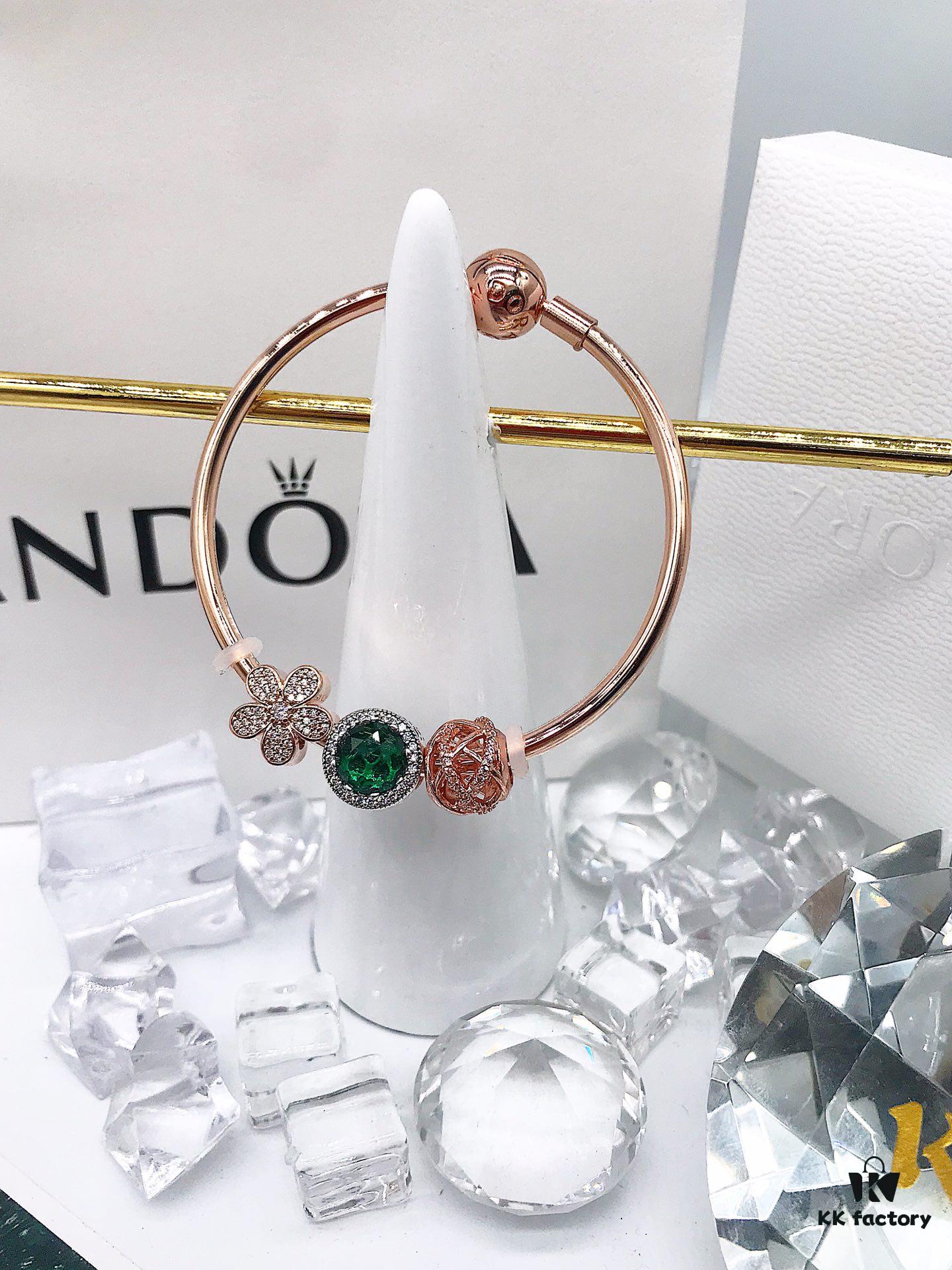 692fe5b699f2d84055c8c2f6 PANDORA Pandora Customer Order Shipping Real Shot
