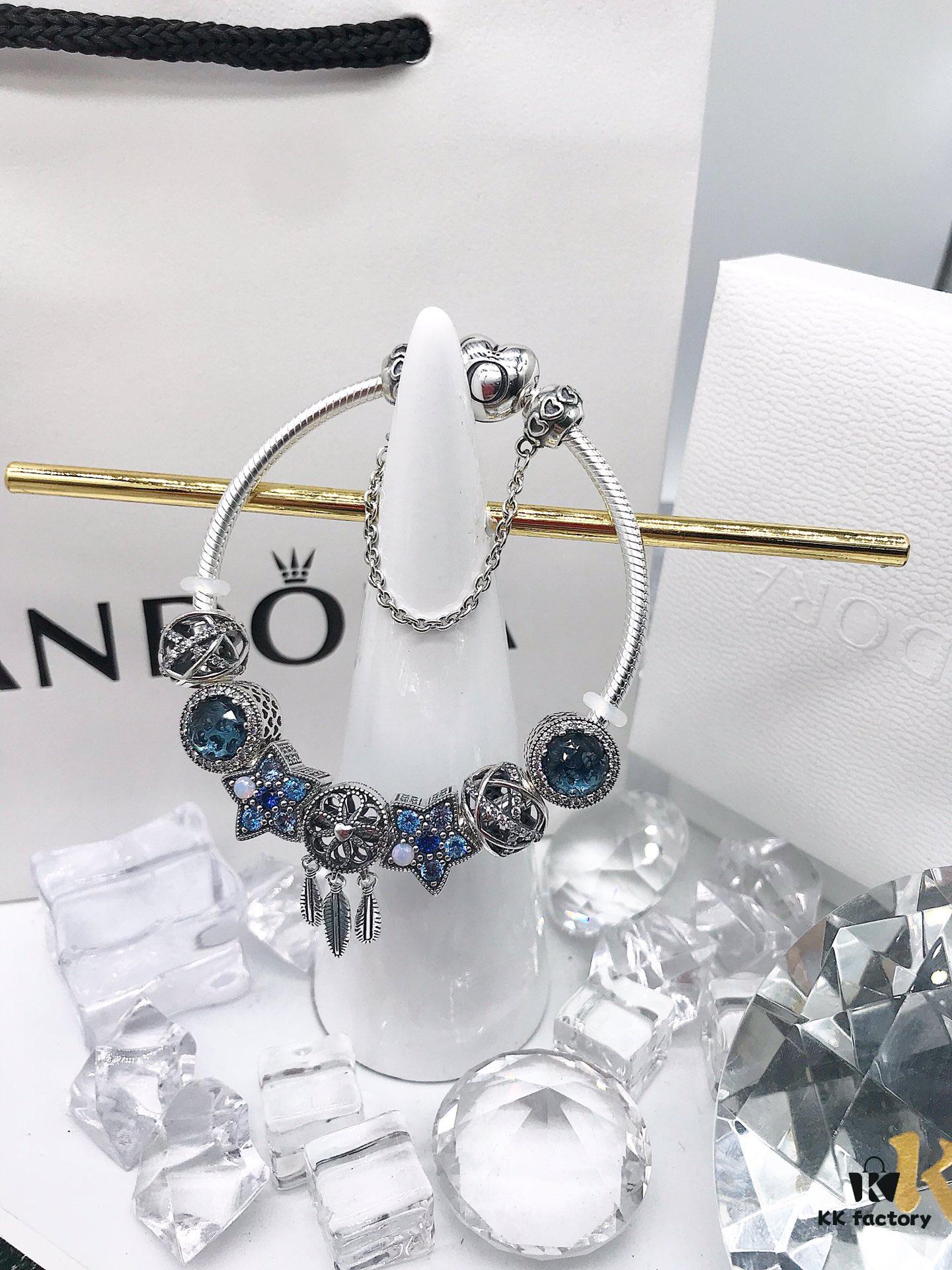692fe5b999f2d84055c8c2f9 PANDORA Pandora Customer Order Shipping Real Shot