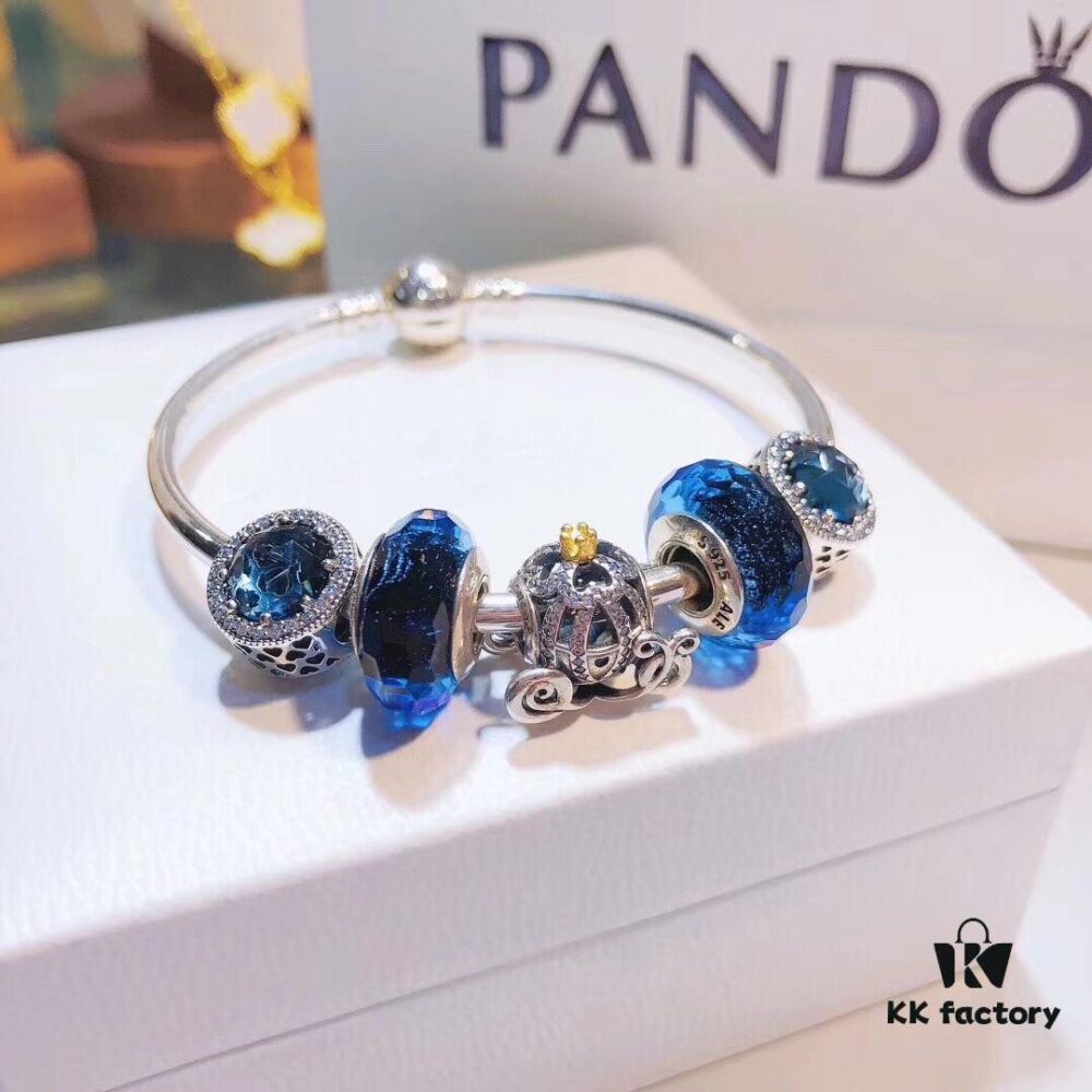 692fe5c899f2d84055c8c311 Pandora Pandora Sparkling Blue Pumpkin Carriage New Arrival! Made with counter materials, perfectly crafted one-to-one, quality comparable to official counter! Sparkling blue faceted glass, sparkling diamond black cat's eye, 🎃 pumpkin carriage. Comes with original counter packaging! 🍃🌺