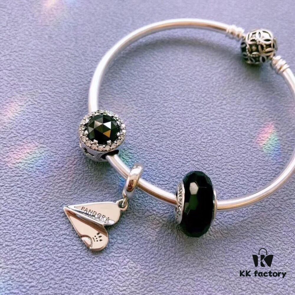 692fe5f599f2d84055c8c35e Pandora Pandora Black Series
