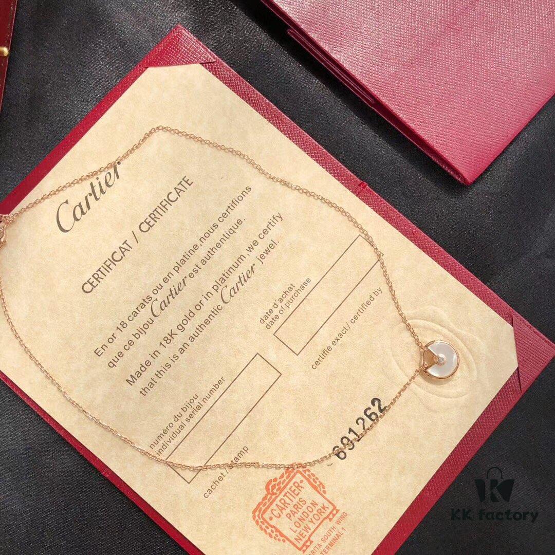 692fe63d99f2d84055c8c3e7 Authentic Mold, 1:1 Replica Cartier Amulet, Vacuum Plated 18K Real Gold, Triple Micro-Plating Resistant to Fading, Hypoallergenic! Chain Length 45cm, Featuring Natural Red Carnelian, White Mother-of-Pearl, and Swarovski Crystals! This Summer's Most Elegant and Affordable Accessory!