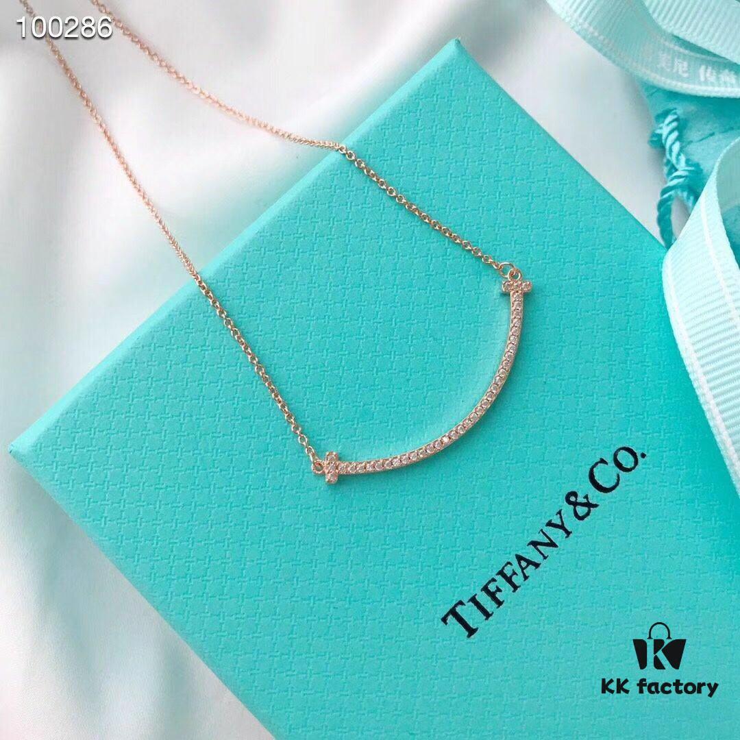 692fe66e99f2d84055c8c449 Tiffany Smiley Necklace, Rose Gold! One-to-One Replica Upgrade Version! Comes with Tiffany Counter K-Gold Packaging! Absolutely Elegant and High-End! Crafted in 925 Sterling Silver with Vacuum-Micro Plated 18K Real Gold, Set with Swarovski Crystals, 45cm Chain Length, Simple and Classic Design Symbolizing a Positive Outlook on Life