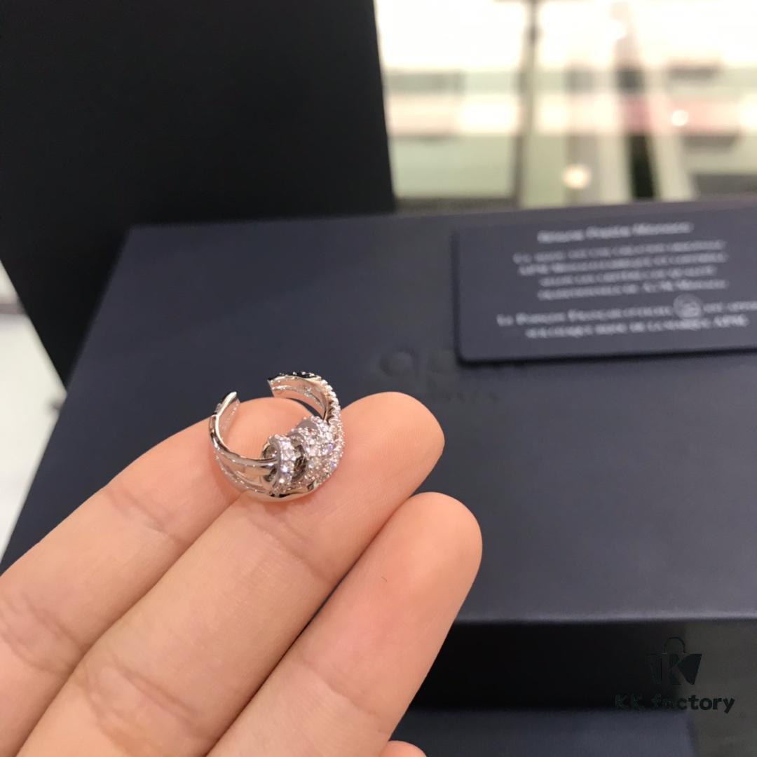 692fe75799f2d84055c8c605 Valentine's Day Recommended Style 🌹 APM Monaco Elegant Small Hoop Clip-On Earrings, Compact and Stylish, Simple and Graceful, Versatile and Chic – A Perfect Choice for Those Without Pierced Ears