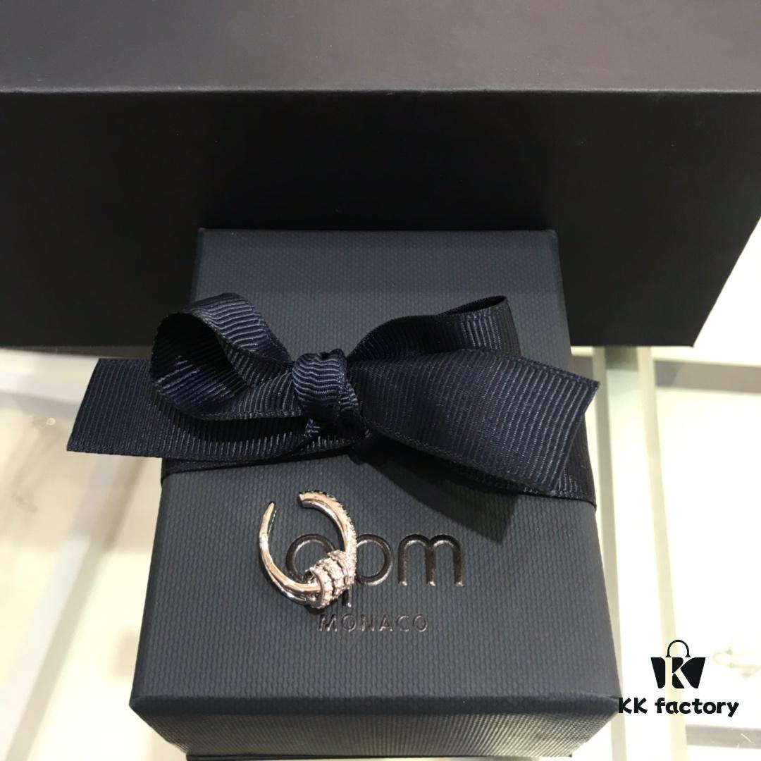 692fe75b99f2d84055c8c60c Valentine's Day Recommended Style 🌹 APM Monaco Elegant Small Hoop Clip-On Earrings, Compact and Stylish, Simple and Graceful, Versatile and Chic – A Perfect Choice for Those Without Pierced Ears
