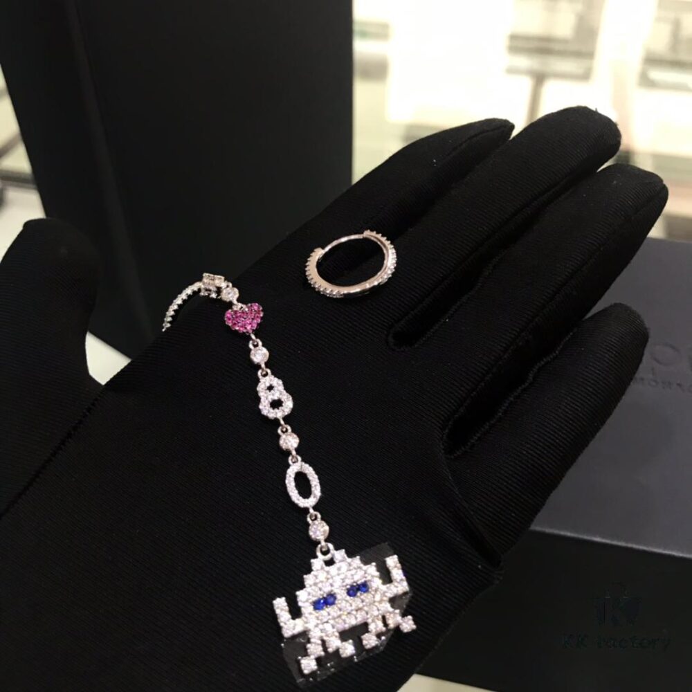 692fe76699f2d84055c8c61d Valentine's Day Recommended Style 🌹 APM Monaco Korean Fashion Asymmetrical Heart Alphabet Doll Earrings Long Tassel Playful Unique Stylish Versatile Earrings