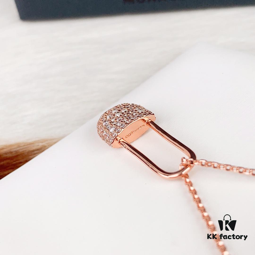 Valentine's Day Recommended Style🎋 APM Monaco Pink Gold-Tone Silver Crystal-Encrusted Pin Necklace