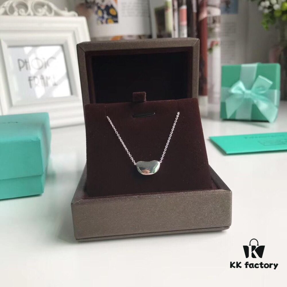 692fe7be99f2d84055c8c687 APM Monaco Letter Necklace for Women, Colored Gold Collarbone Chain, Elegant Jewelry, Retro Pendant Necklaces