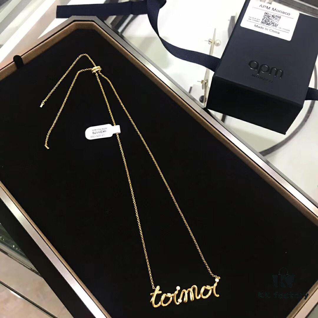 692fe7bf99f2d84055c8c689 APM Monaco Letter Necklace for Women, Colored Gold Collarbone Chain, Elegant Jewelry, Retro Pendant Necklaces