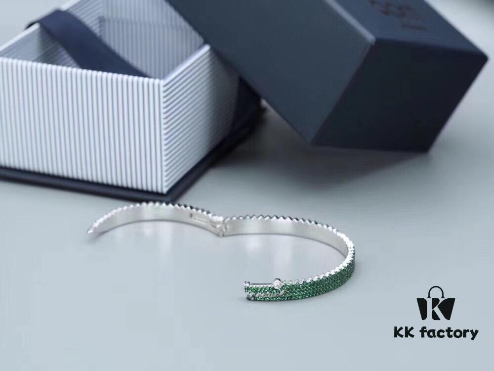 692fe7e599f2d84055c8c6c7 APM Monaco JANVIER Collection Silver Plated Mint Green Crystal Crocodile Cute Open Bangle Bracelet for Women