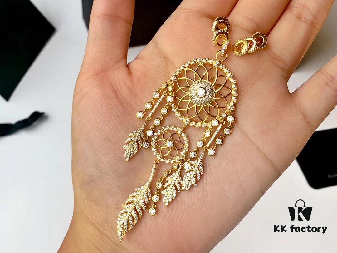 692fe82299f2d84055c8c718 APM Monaco Gold-Tone Silver Crystal Dreamcatcher Vintage Minimalist Fashion Statement Necklace for Women