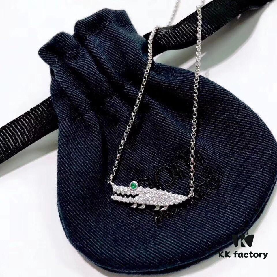 692fe82799f2d84055c8c723 APM Monaco Silver Crystal-Encrusted Crocodile Necklace for Women, Minimalist Autumn-Winter Collarbone Chain
