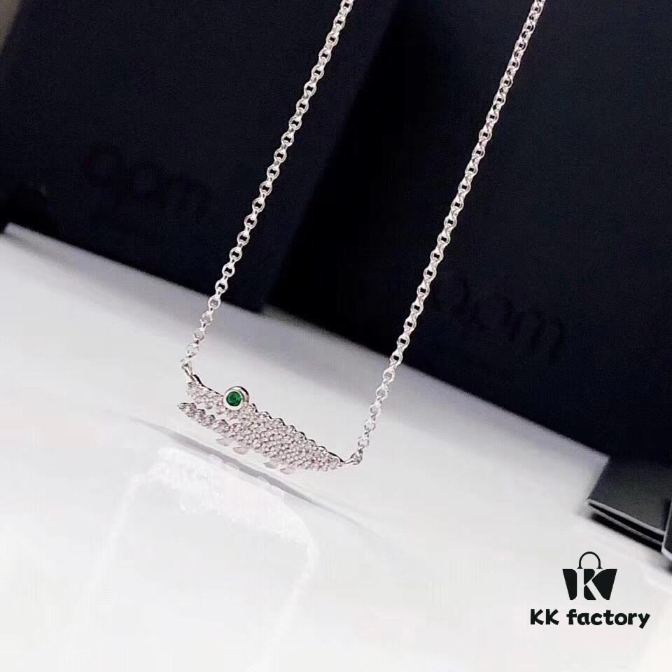 692fe82799f2d84055c8c724 APM Monaco Silver Crystal-Encrusted Crocodile Necklace for Women, Minimalist Autumn-Winter Collarbone Chain