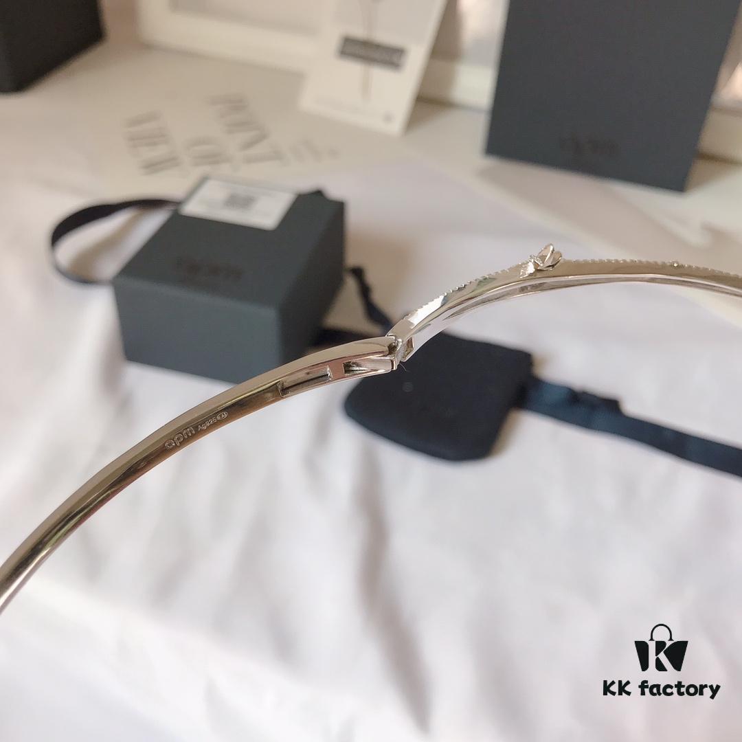 692fe86e99f2d84055c8c7aa Original New Release 💗 APM Monaco Six-Pointed Star Meteor Classic Choker, Stylish and Versatile Fashion Statement Piece