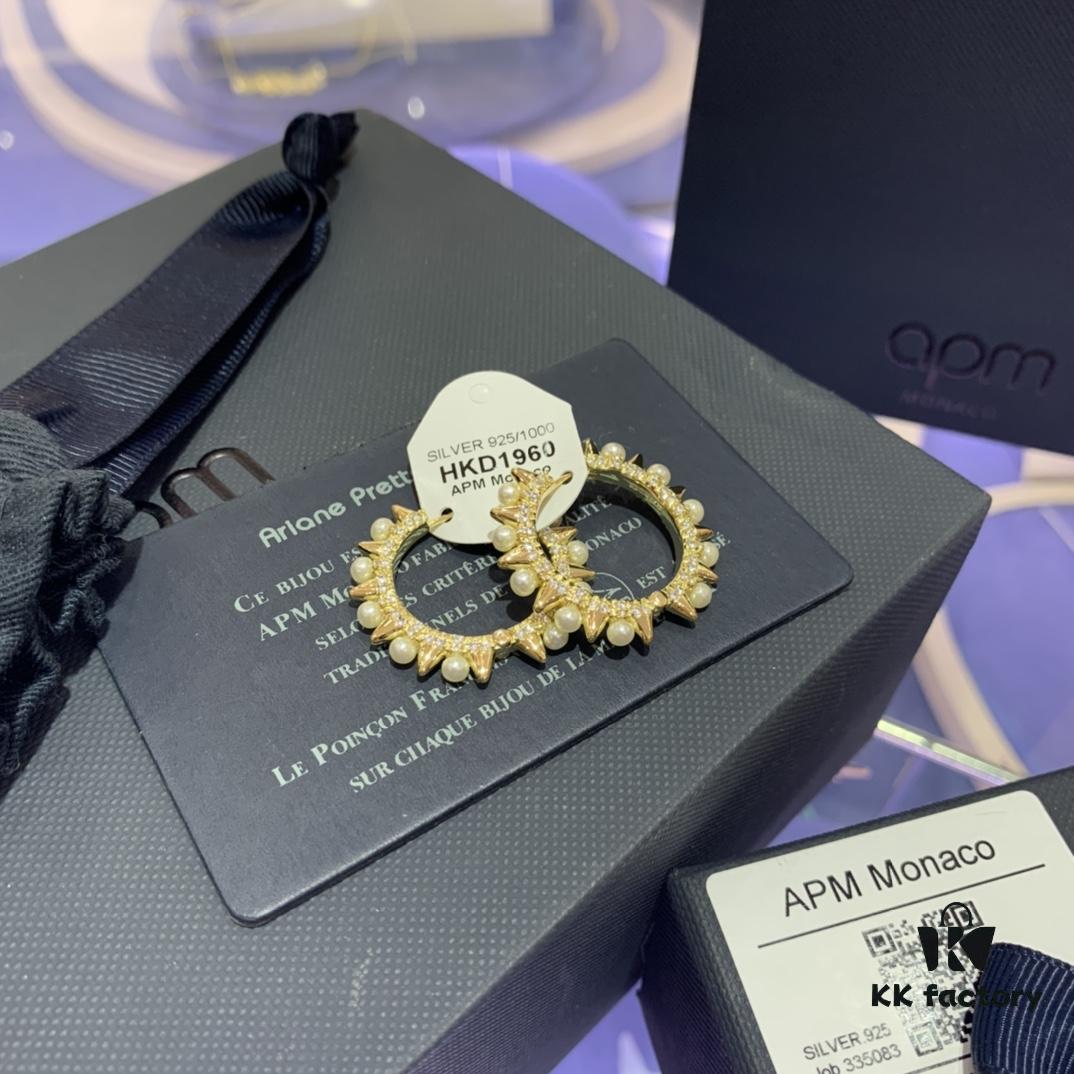 692fe96099f2d84055c8c945 A Family Monaco Rivet Pearl Bracelet and Earrings Set