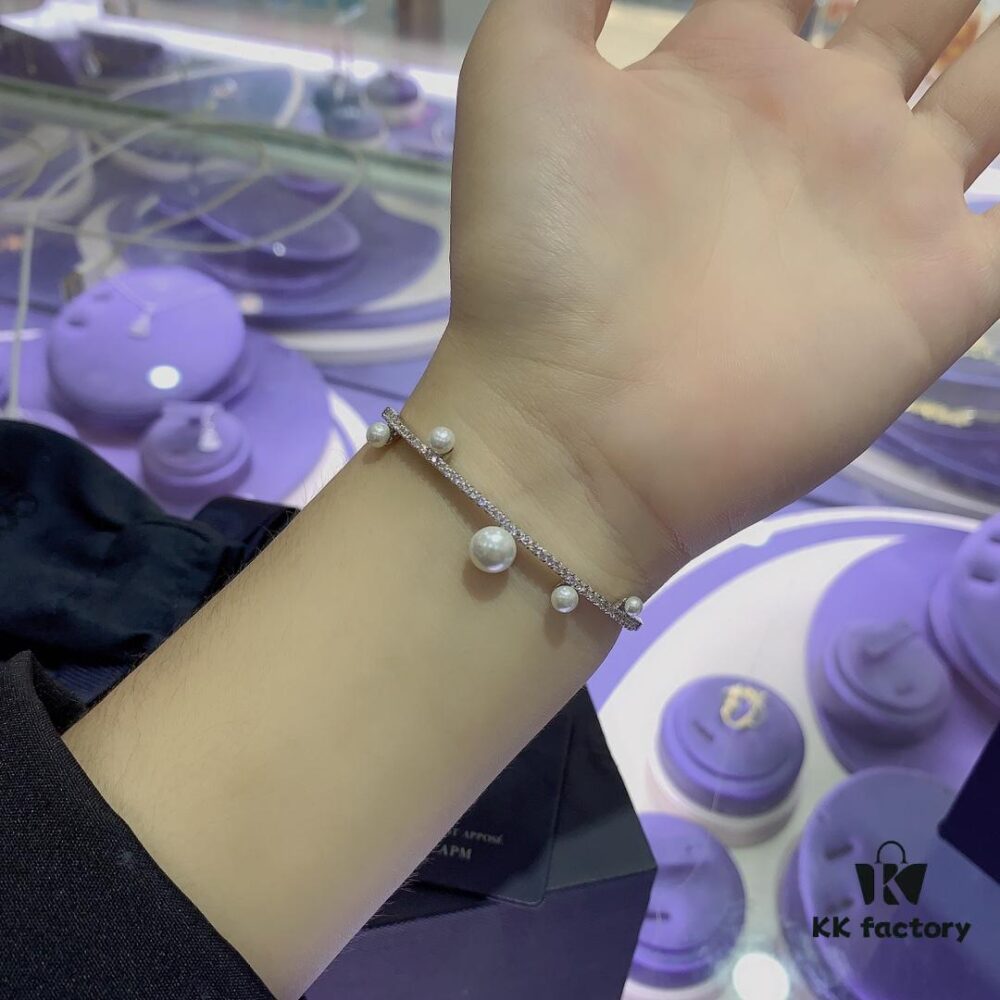 A Family Monaco Pearl Bracelet