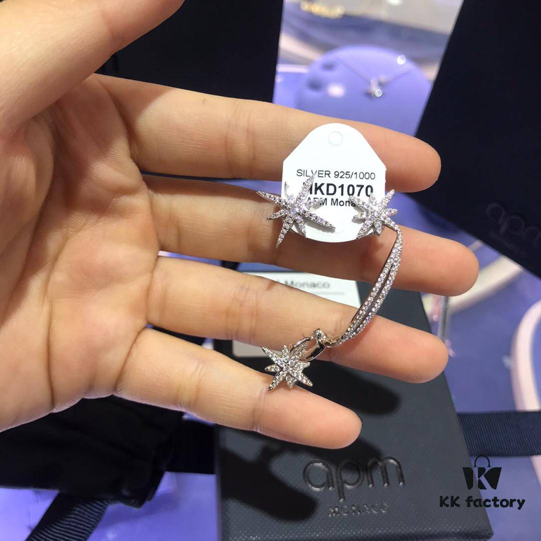 A Monaco Meteor Asymmetric Six-Pointed Star Ear Cuff