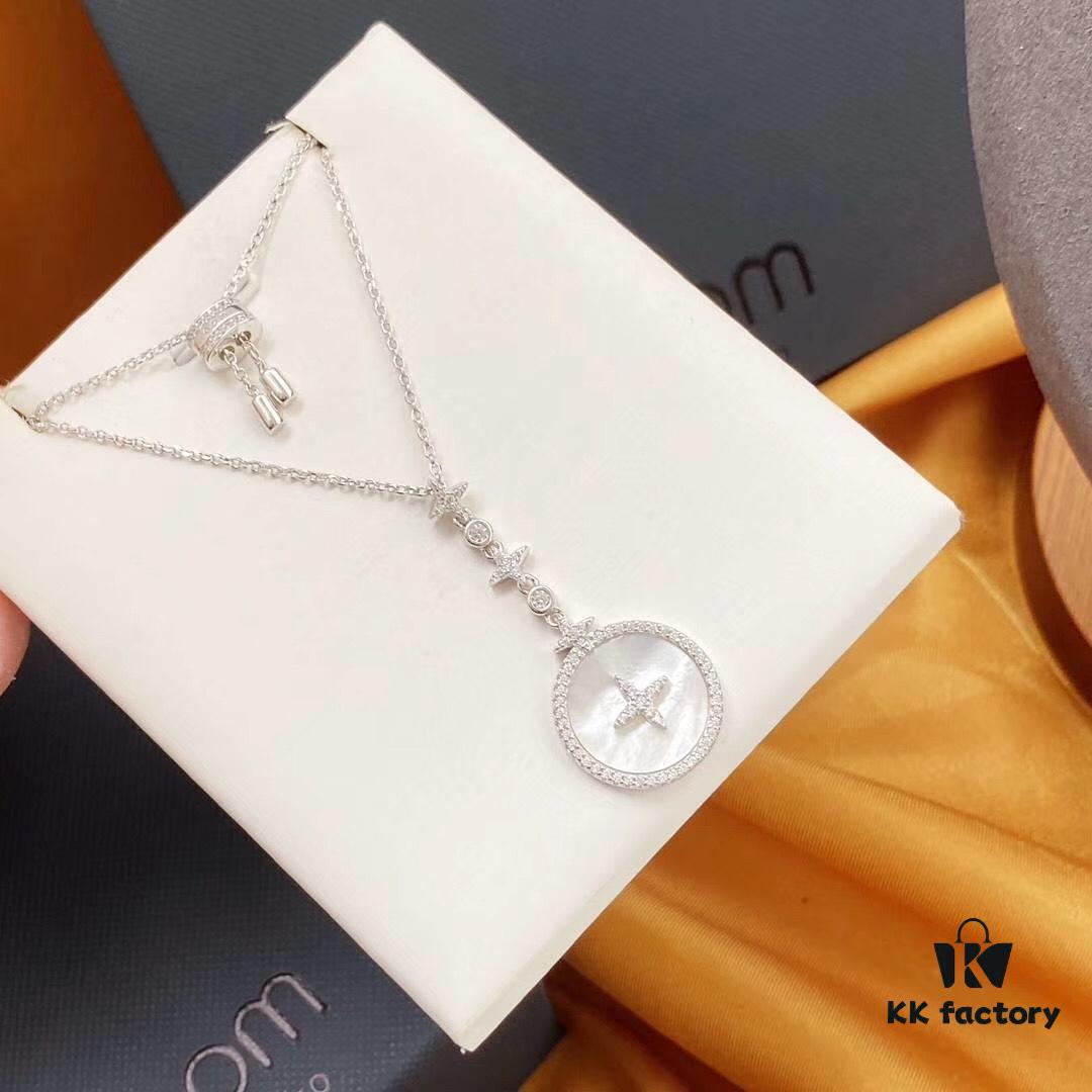 692fea4899f2d84055c8cad4 APM Monaco Star Mother-of-Pearl Necklace for Women, Adjustable Choker Pendant Jewelry for Couples, Versatile Accessory Perfect for Daily Wear and Parties