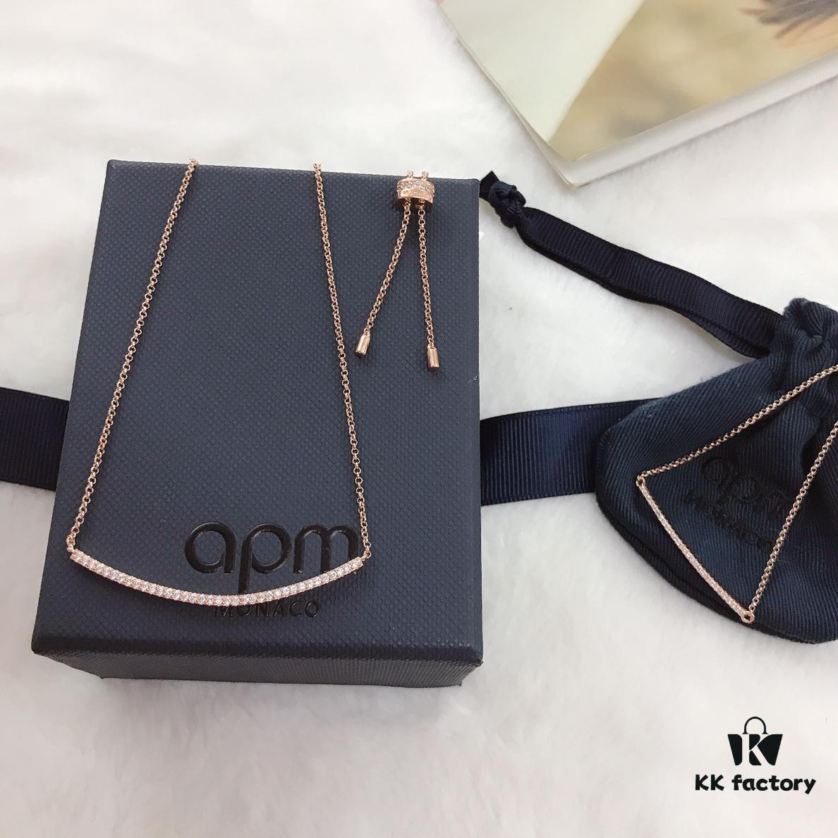 A Monaco Smile Necklace and Bracelet Set