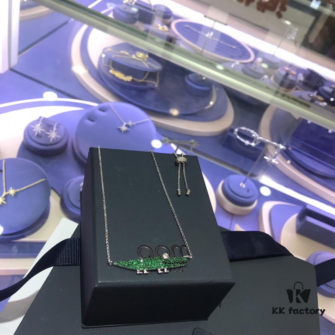 A Monaco Crocodile Necklace and Earrings