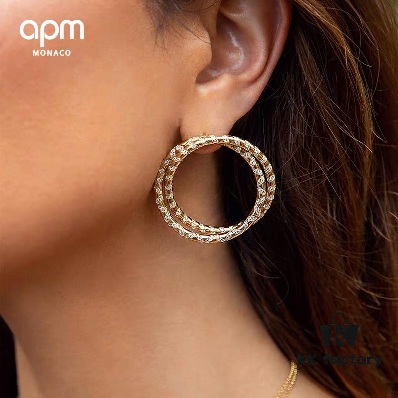 A Family Monaco Interlocking Circle Necklace and Earrings, Elegant Golden Yellow Pendant Set