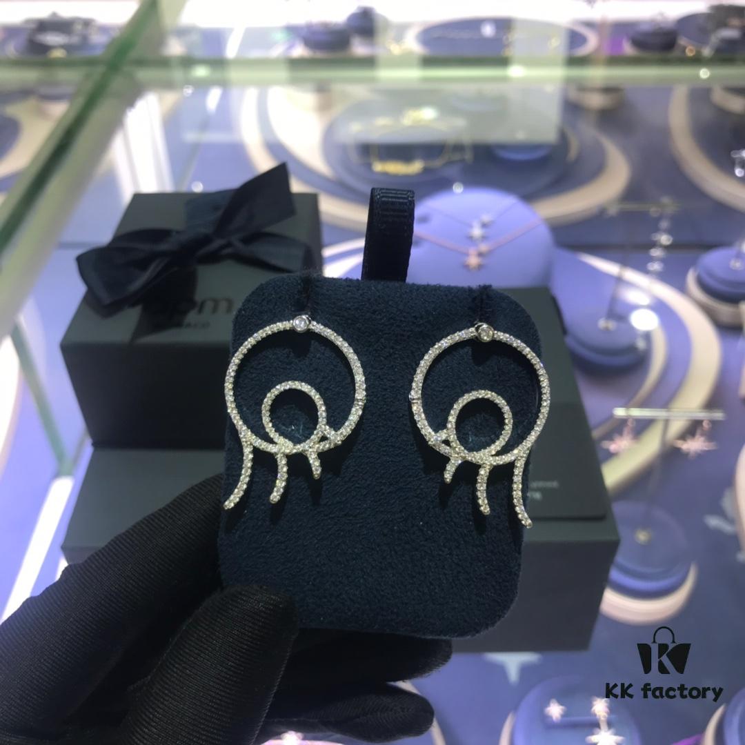 APM Monaco Earrings - Stylish, Minimalist and Versatile Design with Retro Charm