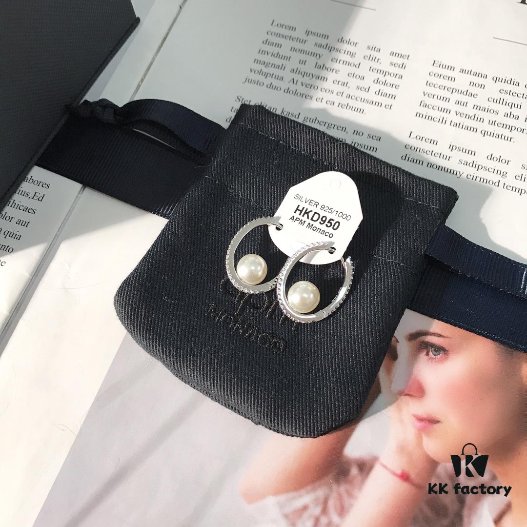 692feb5f99f2d84055c8cc95 APM Monaco Circle Pearl Earrings for Women - Fashionable, Stylish, and Elegant Design Stud Hoop Earrings
