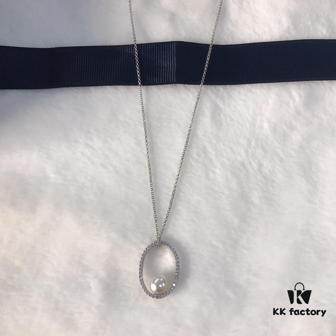 692feb6299f2d84055c8cc9a APM December New Arrival APM Monaco Minimalist Elegant Pearl Necklace for Women, Stylish and Sophisticated Sweater Pendant with Modern Design