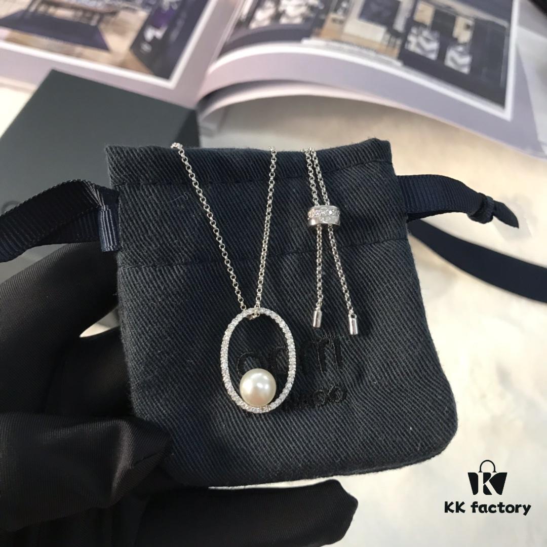 692feb6399f2d84055c8cc9b APM December New Arrival APM Monaco Minimalist Elegant Pearl Necklace for Women, Stylish and Sophisticated Sweater Pendant with Modern Design