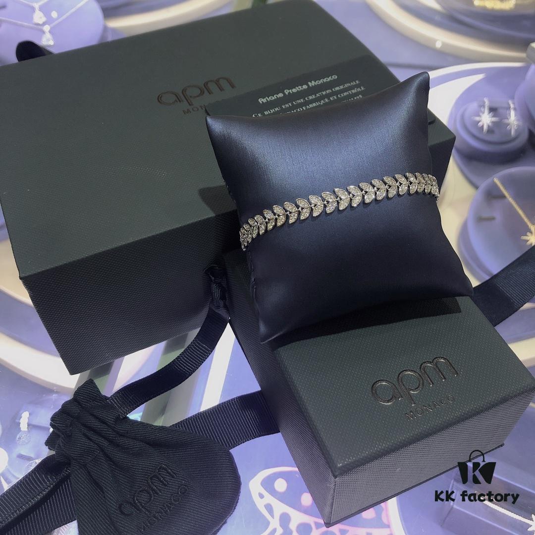 692feb9b99f2d84055c8ccfe APM Monaco Leaf Bracelet