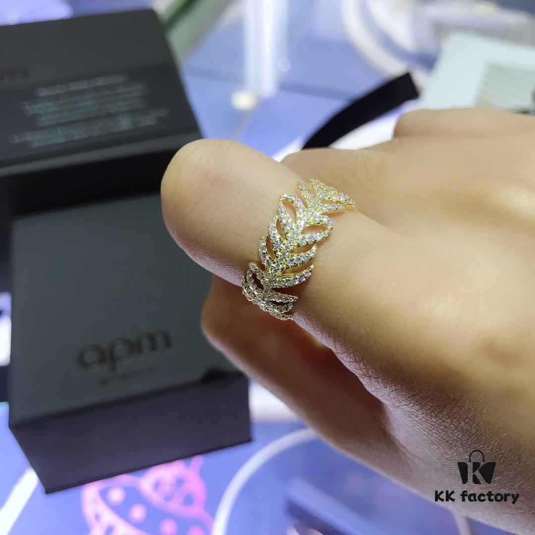 APM Monaco Leaf Ring