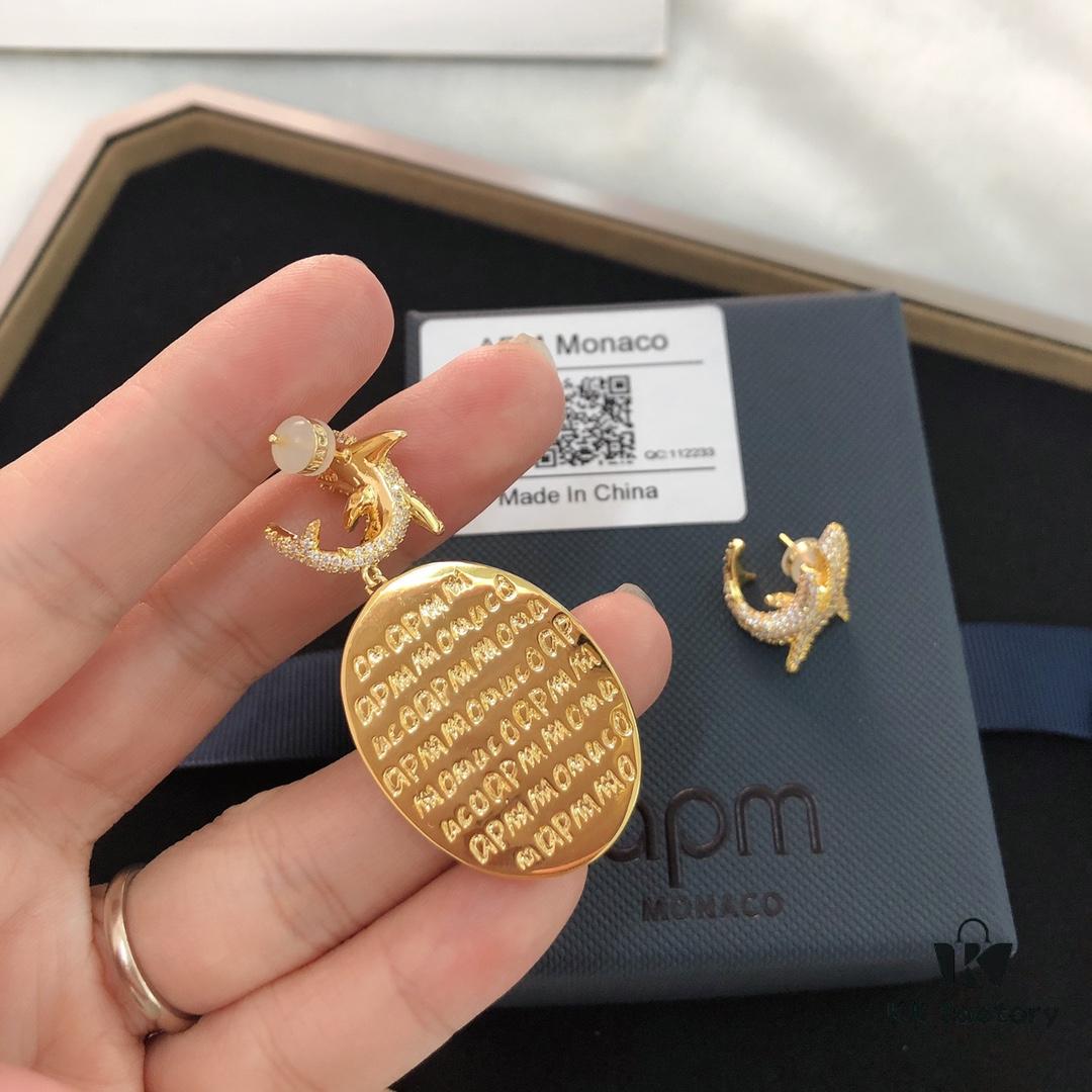 APM Monaco European and American New Arrival for Autumn and Winter - Stylish Ins Influencer and Celebrity Shark Pendant Sweater Chain Set