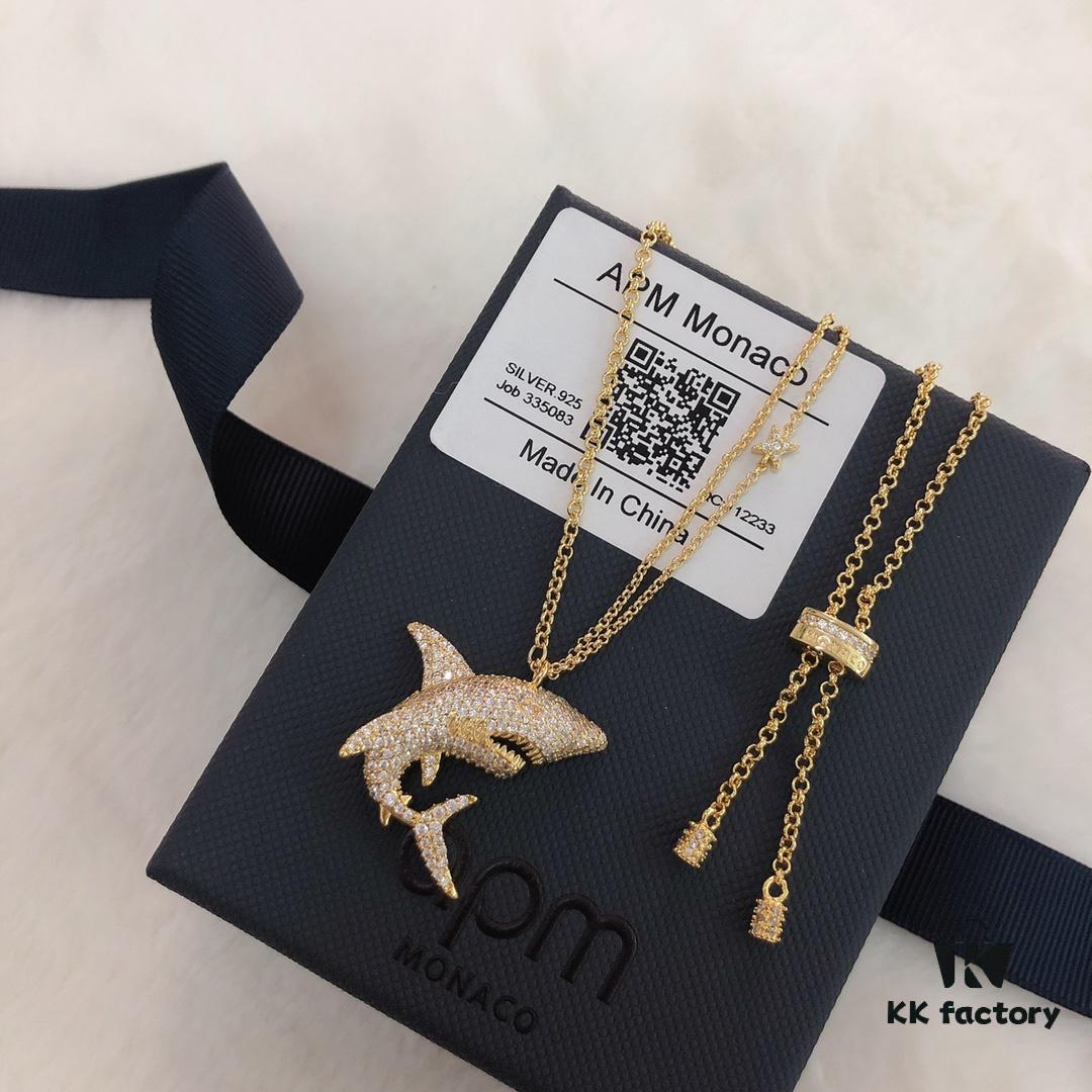 APM Monaco European and American New Arrival for Autumn and Winter - Stylish Ins Influencer and Celebrity Shark Pendant Sweater Chain Set