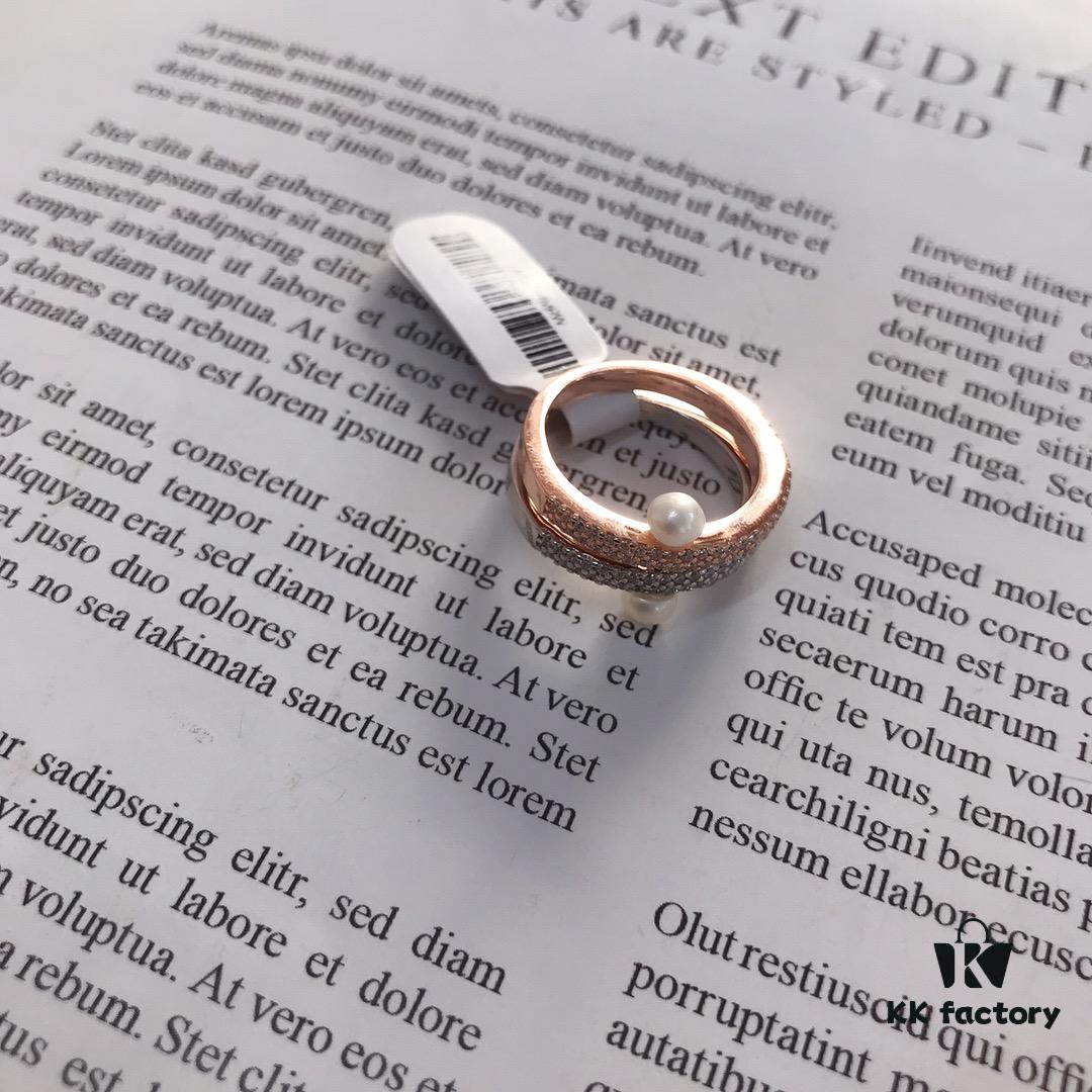 692febe299f2d84055c8cd65 APM Monaco Pearl Ring - Stylish and Versatile New Arrival for December