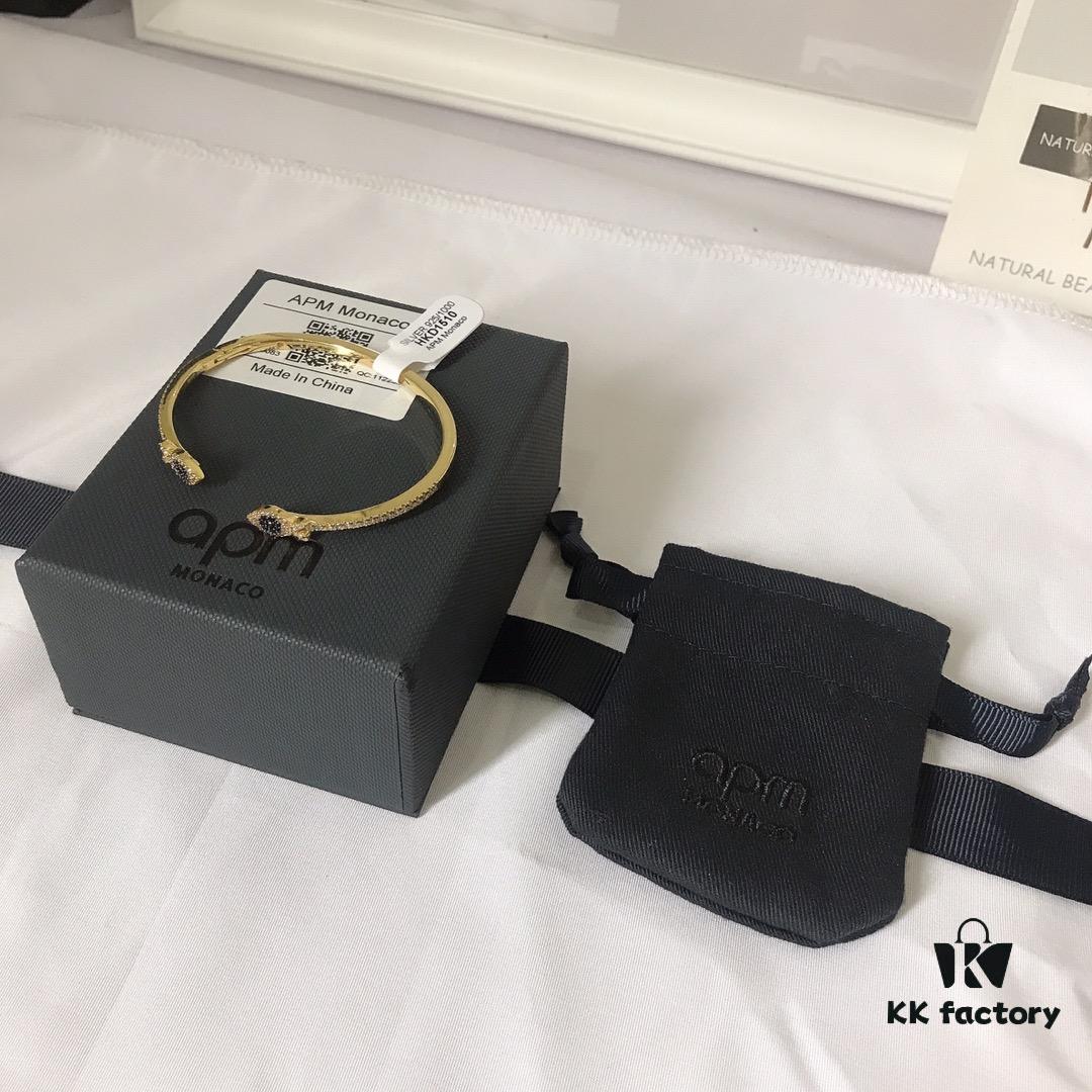 692febf699f2d84055c8cd83 APM Monaco Little Fish Bracelet, Stylish and Minimalist Design, Perfect Gift Choice