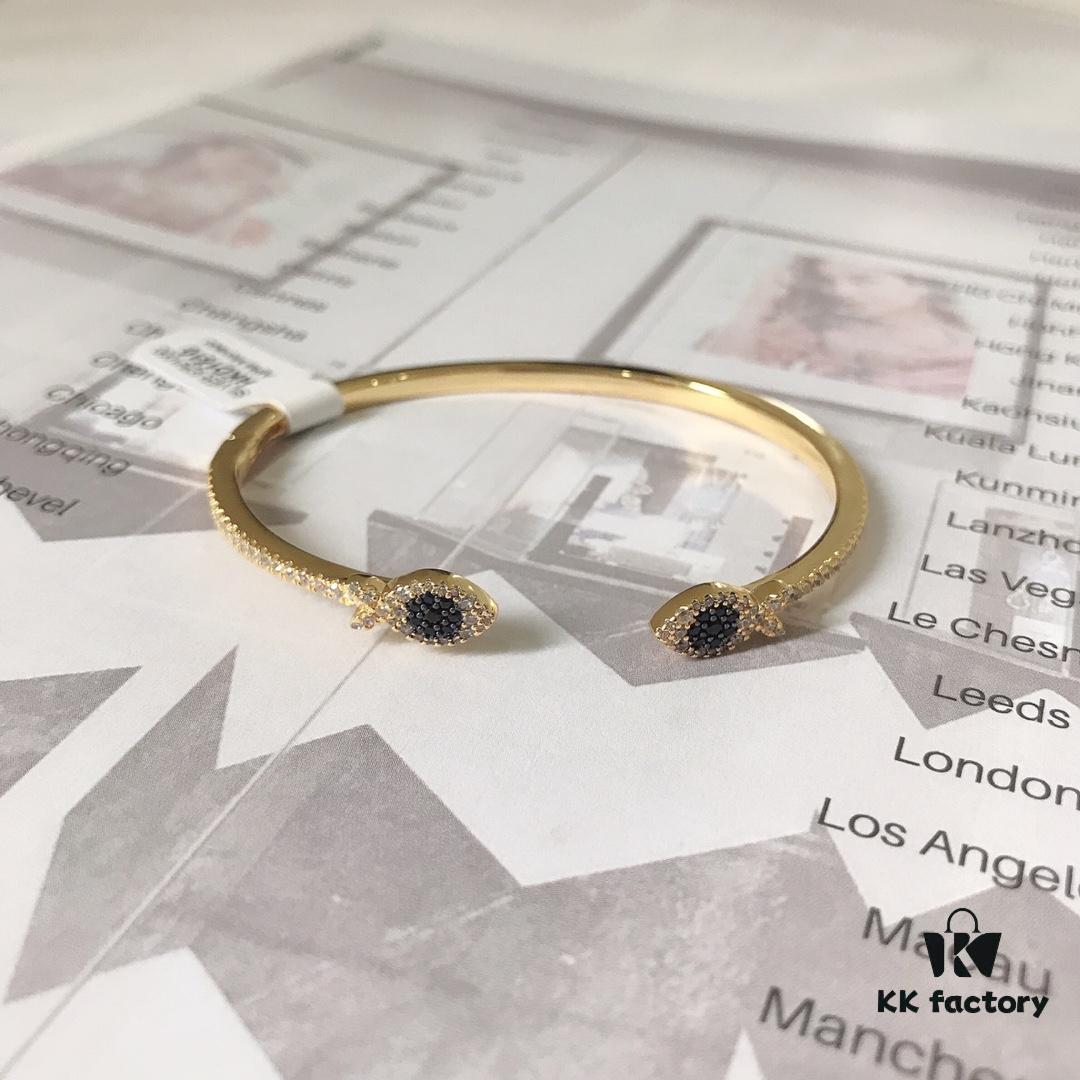 692febf999f2d84055c8cd84 APM Monaco Little Fish Bracelet, Stylish and Minimalist Design, Perfect Gift Choice