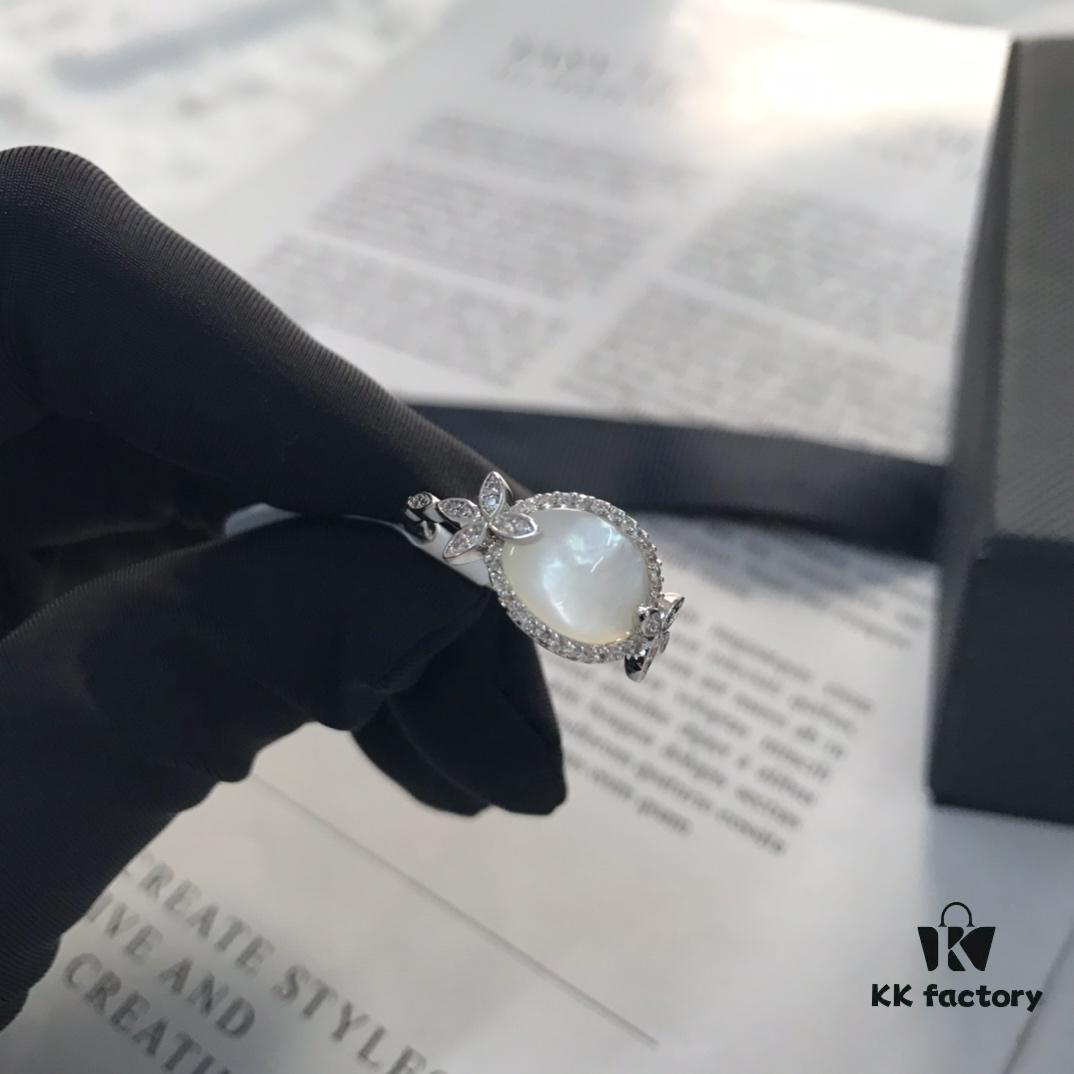 692fec2899f2d84055c8cde1 APM Monaco White Mother-of-Pearl Ring Original Set Newly Released
