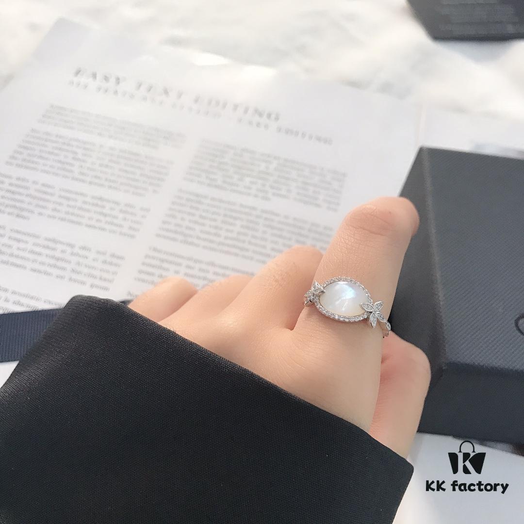692fec2d99f2d84055c8cde8 APM Monaco White Mother-of-Pearl Ring Original Set Newly Released