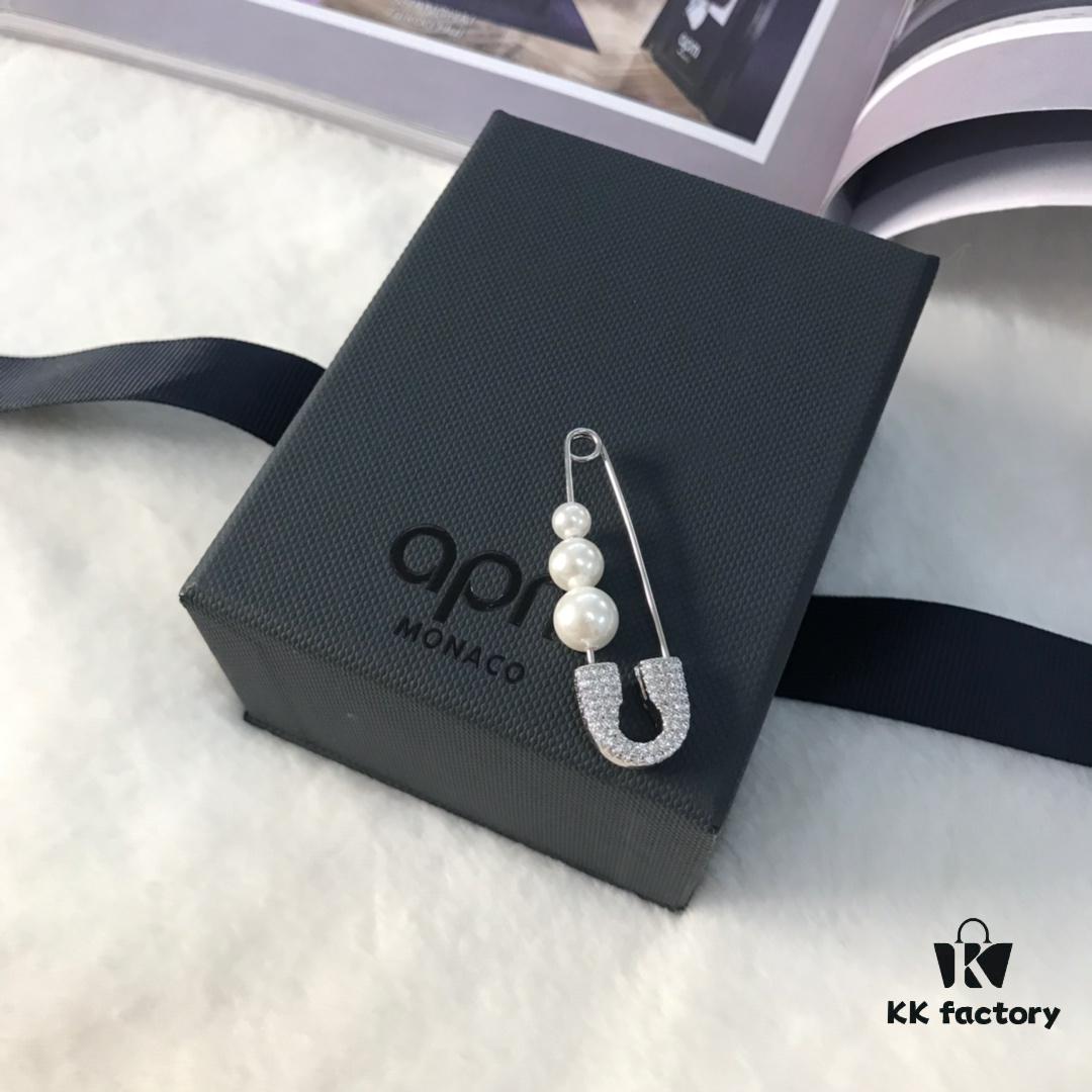 692fec3d99f2d84055c8ce06 APM Monaco Pearl Pin Earrings, Stylish and Versatile Fashion Design, Wearable in Multiple Ways