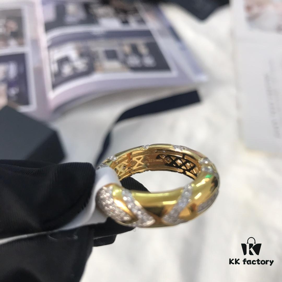 692fec6c99f2d84055c8ce65 APM Monaco Colorful Tribal Ring, Stylish and Fashionable Multi-match Design for Women