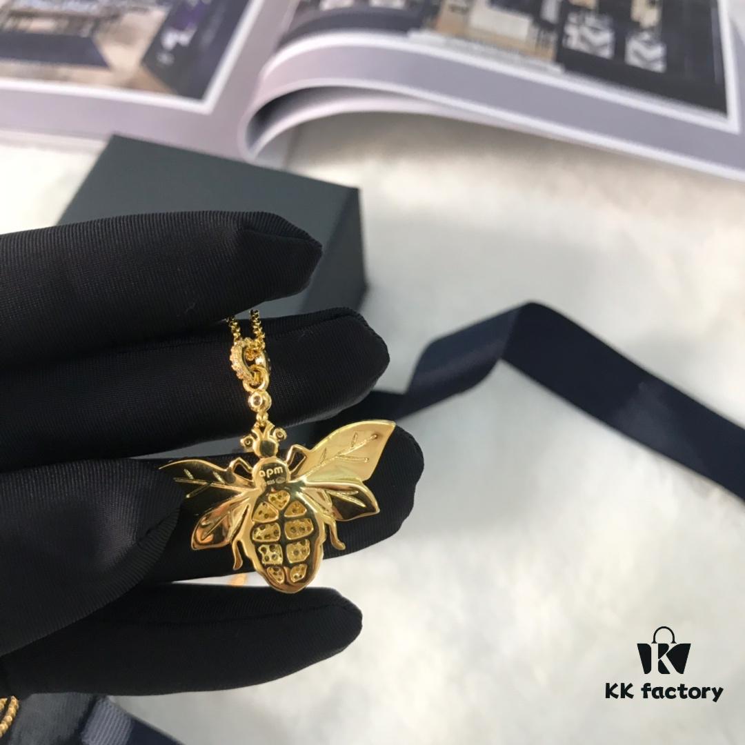 APM Monaco Bee Necklace and Stud Earrings – Original Set, New Release, Stylish and Trendy, Vintage INS Fashion, Versatile Design