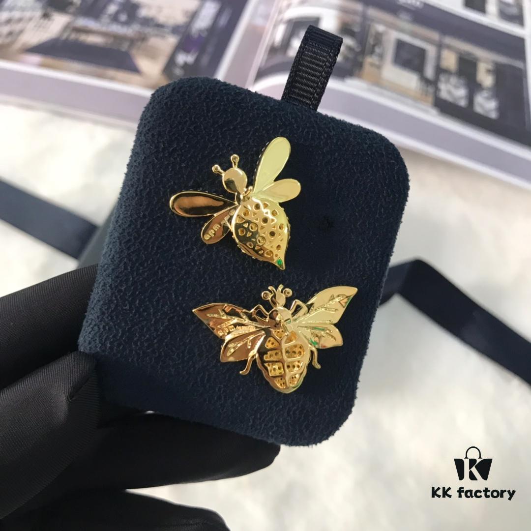 APM Monaco Bee Necklace and Stud Earrings – Original Set, New Release, Stylish and Trendy, Vintage INS Fashion, Versatile Design