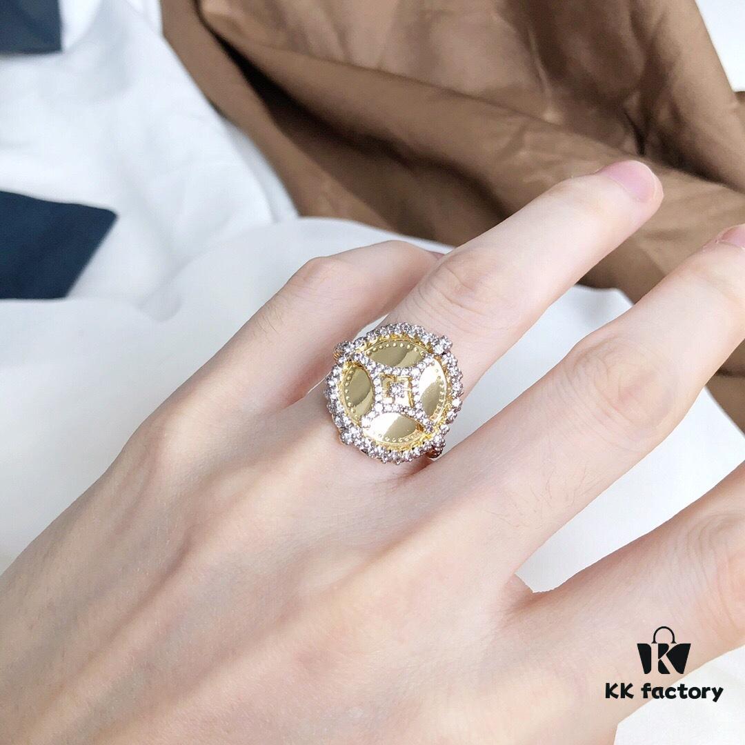 692fec8599f2d84055c8cea1 APM Monaco Round Plate Starry Sky Ring, Baroque Style Fashionable and Versatile Women's Ring
