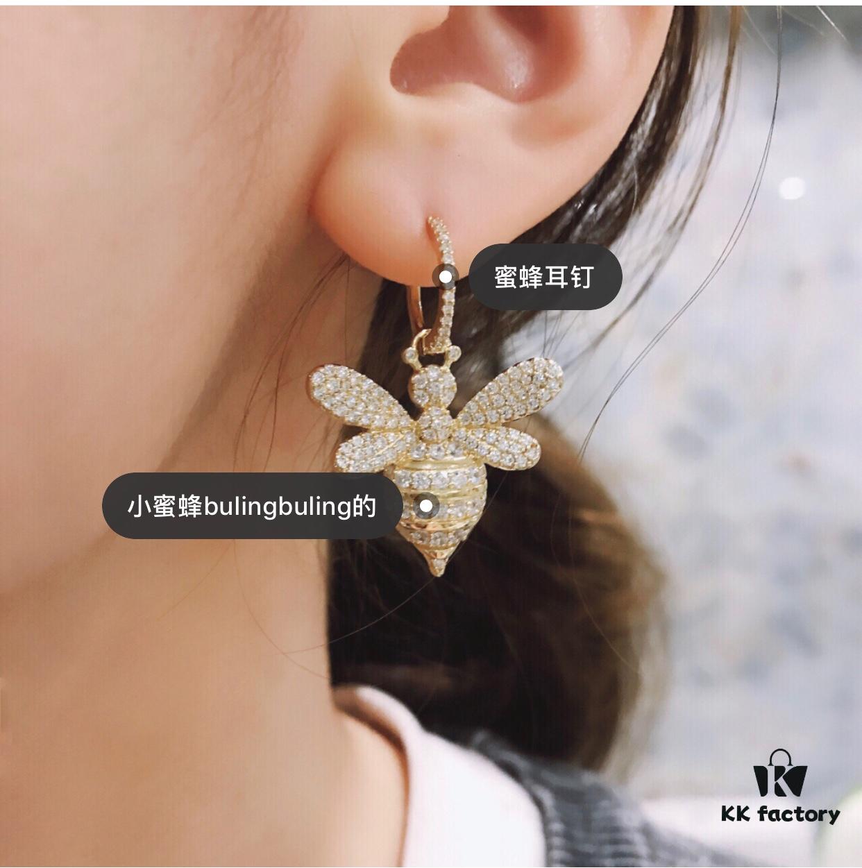 692fec9399f2d84055c8cec8 APM Monaco Bee Collection Bracelet 8335110 and Stud Earrings 8355085